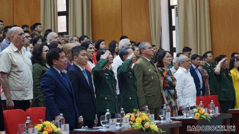 (04.19) Các khách mời tại lễ mít-tinh kỷ niệm 60 năm Chiến thắng Hiron. (Ảnh: Minh Quân) (04.19) Các khách mời tại lễ mít-tinh kỷ niệm 60 năm Chiến thắng Hiron. (Ảnh: Minh Quân)