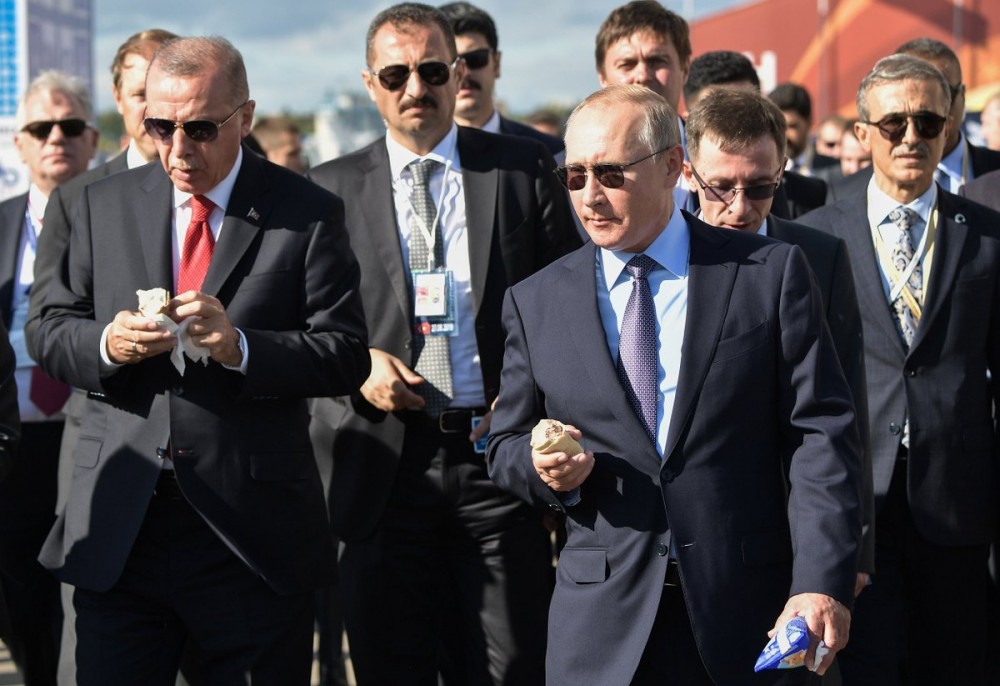 (04.27) Tổng thống Thổ Nhĩ Kỳ Tayyip Erdogan và người đồng cấp nước chủ nhà Vladimir Putin trong chuyến thăm Nga tháng 8/2019. (Nguồn: Reuters) (04.27) Tổng thống Thổ Nhĩ Kỳ Tayyip Erdogan và người đồng cấp nước chủ nhà Vladimir Putin trong chuyến thăm Nga tháng 8/2019. (Nguồn: Reuters)