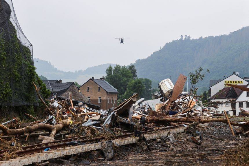 (7.19) Sau trận lũ lụt lịch sử tại Đức, nhiều căn nhà tại vùng Kreuzberg (Đức) chỉ còn là đống đổ nát. (Nguồn: Reuters)