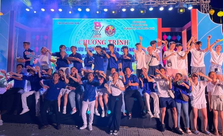 (07.31) Thanh niên, kiều bào trẻ dự Trại hè Việt Nam 2022 giao lưu văn hóa, văn nghệ với thanh niên tỉnh Quảng Nam. (Nguồn: Trọng Lạc)