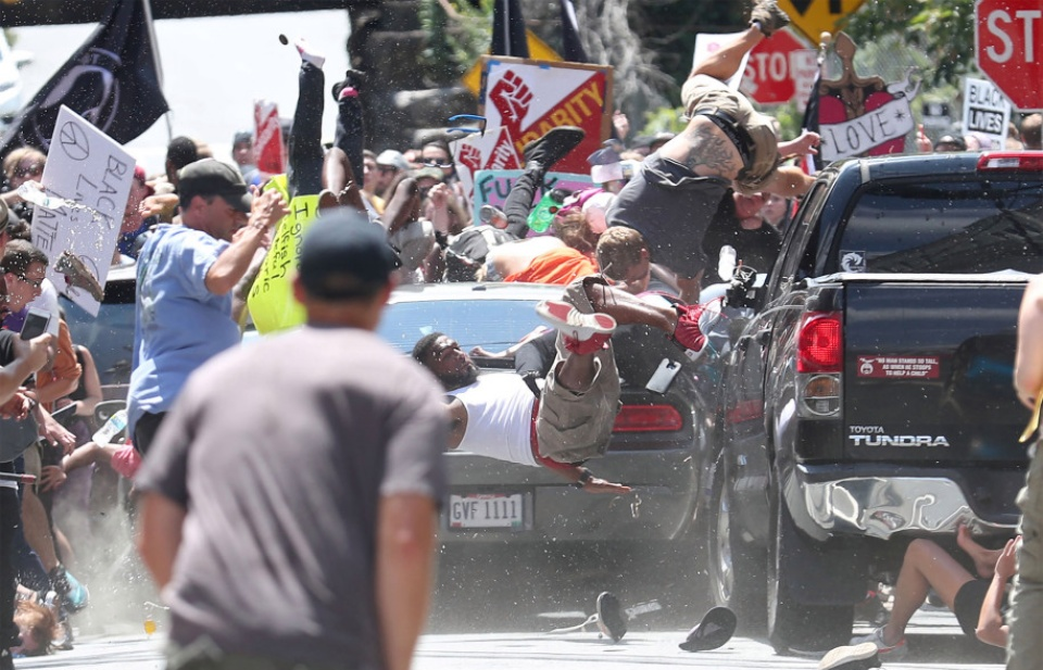 Mỹ sẽ điều tra về bạo lực tại bang Virginia