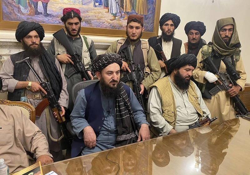 (08.17) Các chiến binh Taliban tại thủ đô Kabul, Afghanistan ngày 15/8. (08.17) Các chiến binh Taliban tại thủ đô Kabul, Afghanistan ngày 15/8.