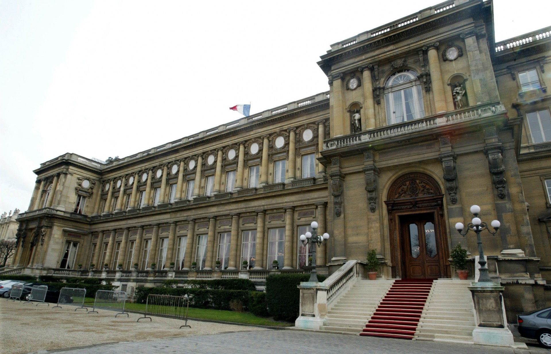 Bận rộn kết nối, Pháp đóng vai “người gìn giữ hoà bình Trung Đông”?