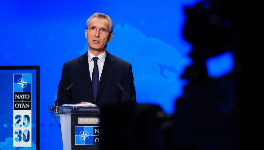 (10.24) Tổng Thư ký NATO Jens Stoltenberg phát biểu trong hội nghị trực tuyến. (Nguồn: NATO) NATO thảo luận về công tác huấn luyện tại Afghanistan và Iraq