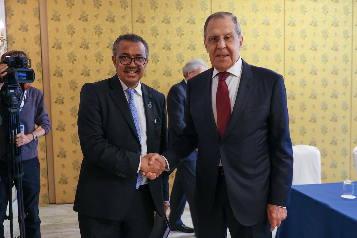 (10.31) Tổng giám đốc WHO Tedros Adhanom Ghebreyesus gặp Ngoại trưởng Nga Sergey Lavrov trong khuôn khổ Thượng đỉnh G20 tại Rome ngày 30/10. (Nguồn: Bộ Ngoại giao Nga) (10.31) Tổng giám đốc WHO Tedros Adhanom Ghebreyesus gặp Ngoại trưởng Nga Sergey Lavrov trong khuôn khổ Thượng đỉnh G20 tại Rome ngày 30/10. (Nguồn: Bộ Ngoại giao Nga)