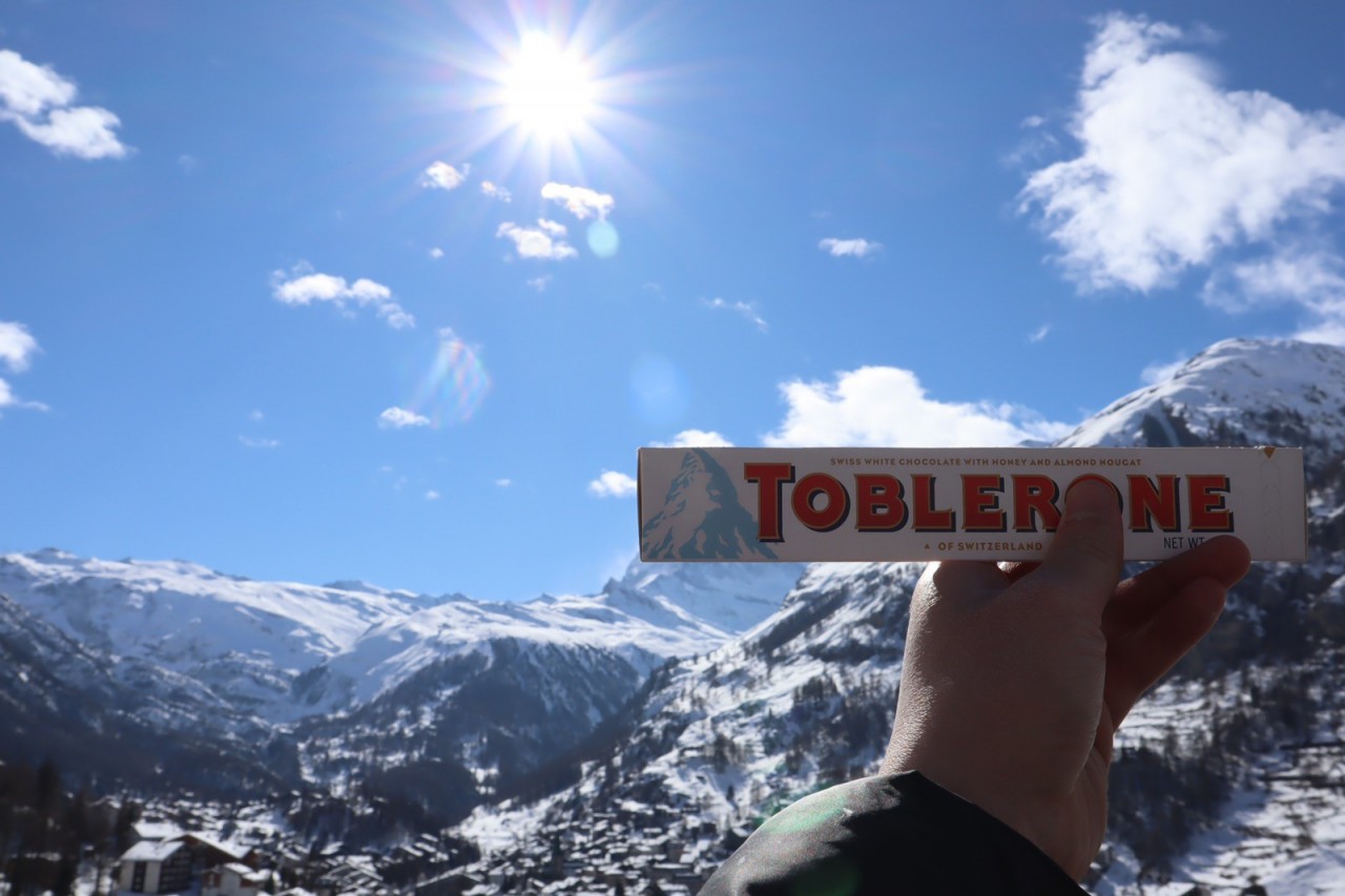 (10.03) Cảnh trên đỉnh Zermatt, một ngọn núi biểu tượng của đất nước Thụy Sỹ. (Nguồn: Hoàng Nguyễn) (10.03) Cảnh trên đỉnh Zermatt, một ngọn núi biểu tượng của đất nước Thụy Sỹ. (Nguồn: Hoàng Nguyễn)