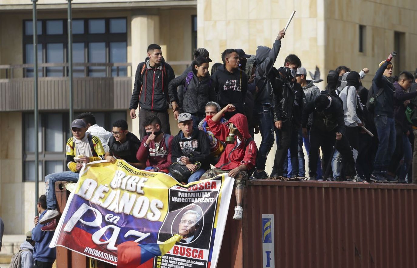 Chìm trong bất ổn và bạo loạn, Colombia loay hoay tìm lối ra