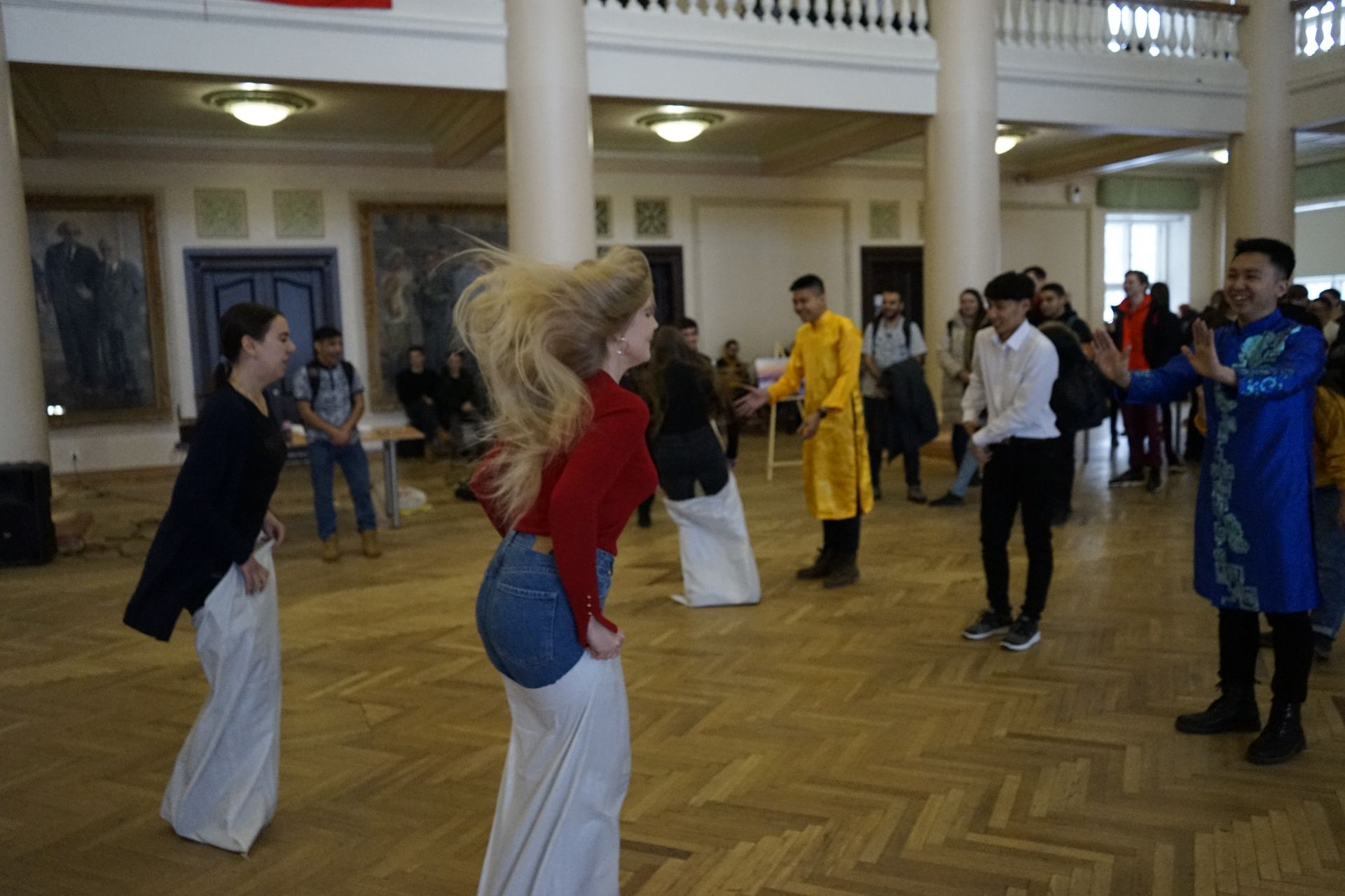 sinh vien viet nam tai nga quang ba van hoa va lich su dat nuoc