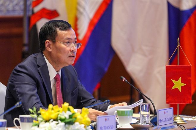 (11.26) Thứ trưởng Bộ Công an, Thiếu tướng Lê Tấn Tới phát biểu tại phiên toàn thể AMMTC 14 ngày 26/11. (Nguồn: CAND)