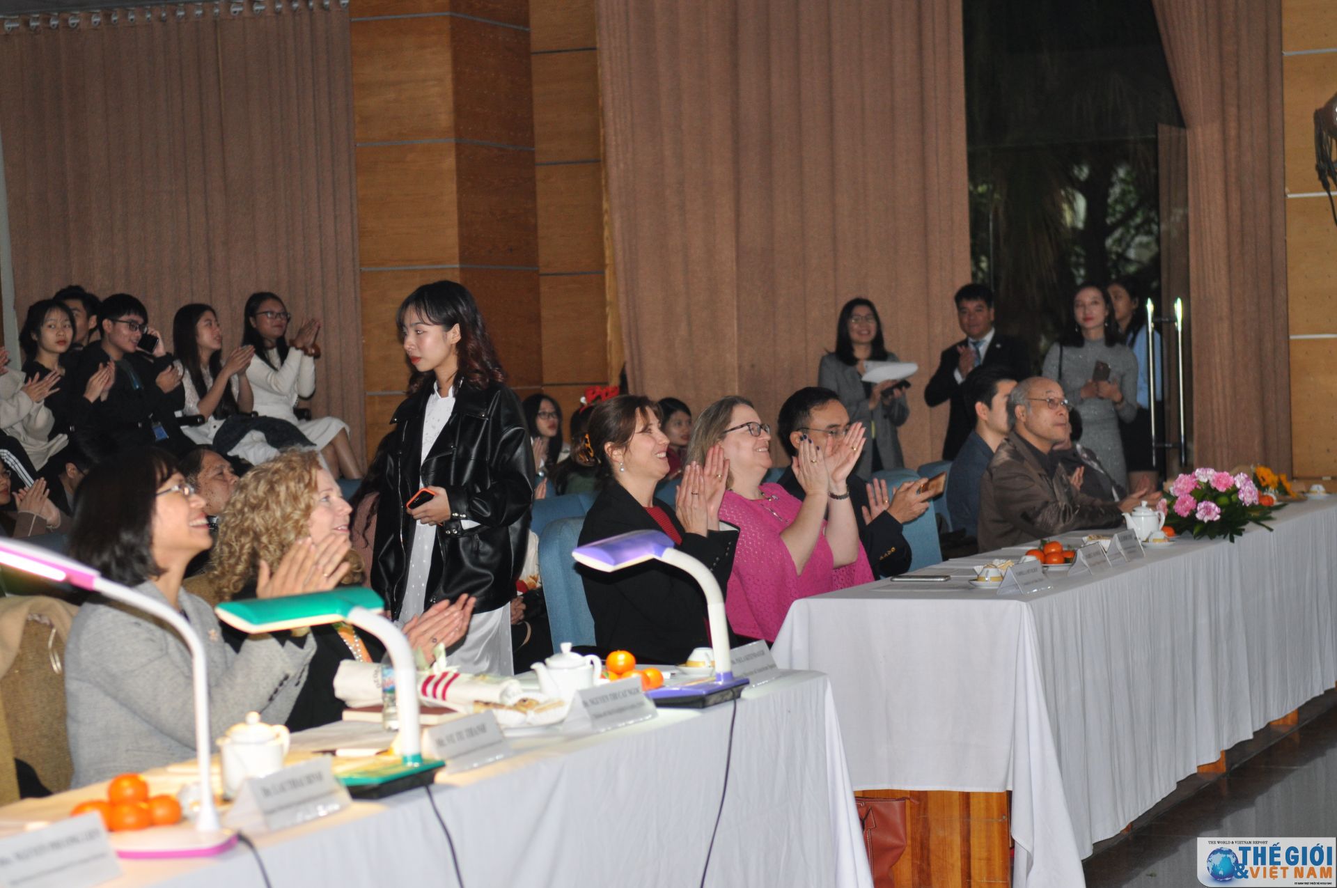 sinh vien ngoai giao vun dap quan he viet my qua nuoc my trong toi