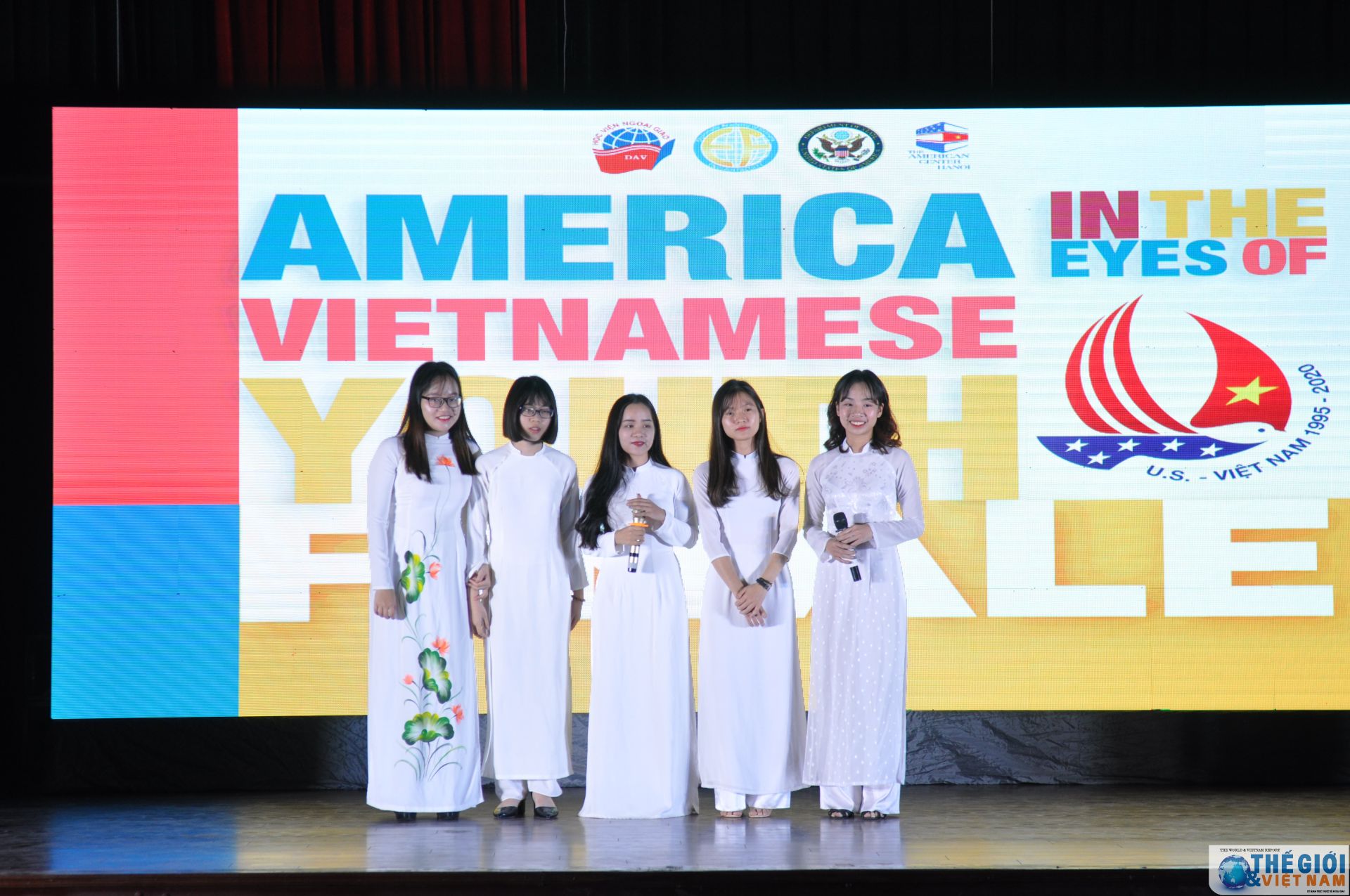 sinh vien ngoai giao vun dap quan he viet my qua nuoc my trong toi