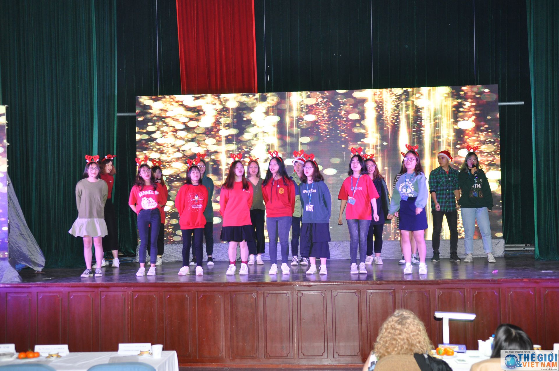 sinh vien ngoai giao vun dap quan he viet my qua nuoc my trong toi