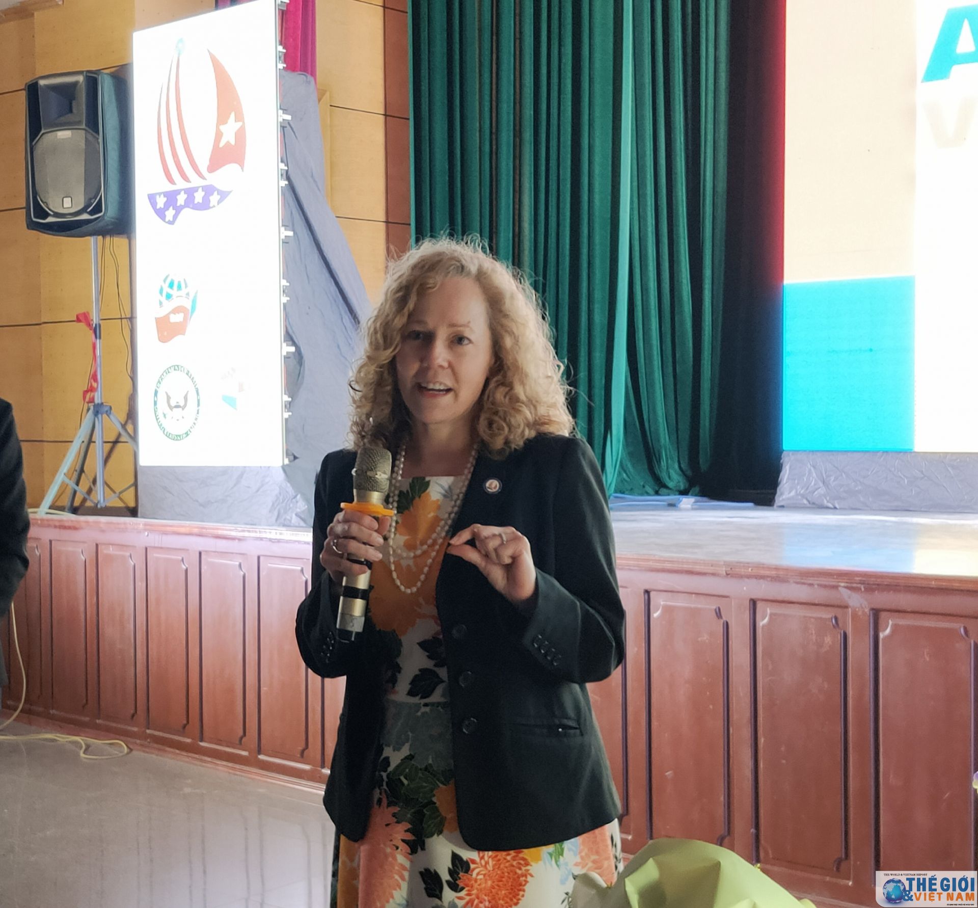 sinh vien ngoai giao vun dap quan he viet my qua nuoc my trong toi