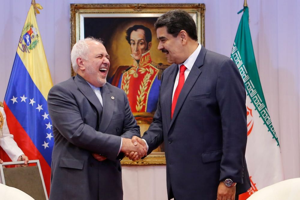 (12.20) Ngoại trưởng Iran Mohammad Javad Zarif và Tổng thống Venezuela Nicolas Maduro. (Ảnh: AP) (12.20) Ngoại trưởng Iran Mohammad Javad Zarif và Tổng thống Venezuela Nicolas Maduro. (Ảnh: AP)