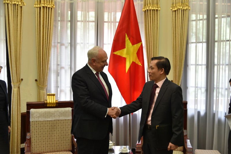 Thứ trưởng Lê Hoài Trung tiếp Đại sứ Nga tại Việt Nam
