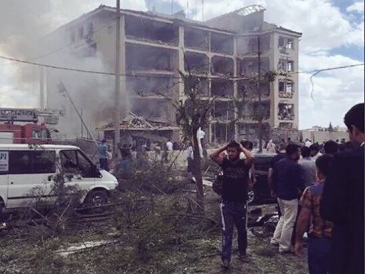 Thổ Nhĩ Kỳ: Tiếp tục đánh bom xe nhằm vào cảnh sát