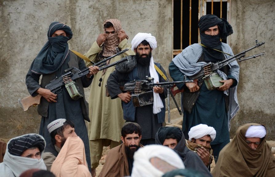 Afghanistan: Taliban chặn xe buýt, bắt cóc 25 người