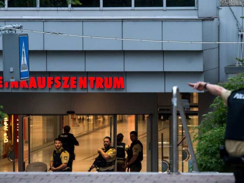 ĐSQ Việt Nam tại Đức thiết lập 4 đường dây nóng