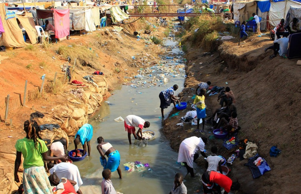 Giải cứu hơn 10,000 người di cư trên Địa Trung Hải