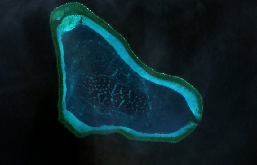 Philippines nghi ngờ Trung Quốc bồi đắp bãi cạn Scarborough