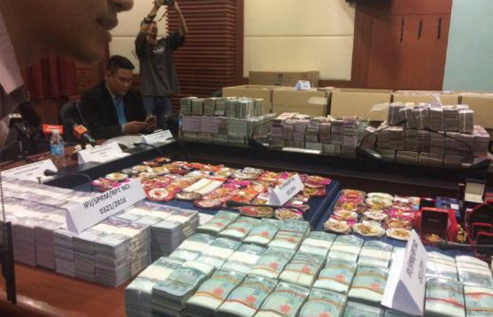 Malaysia: Tịch thu 28 triệu USD tiền mặt tại nhà quan tham