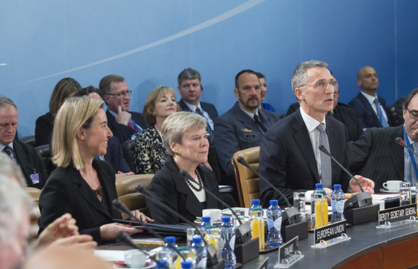 NATO - EU hợp tác chống nạn di cư trái phép