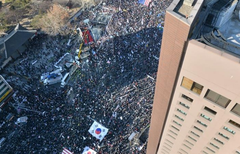 Hàn Quốc: Biểu tình rầm rộ tại Seoul