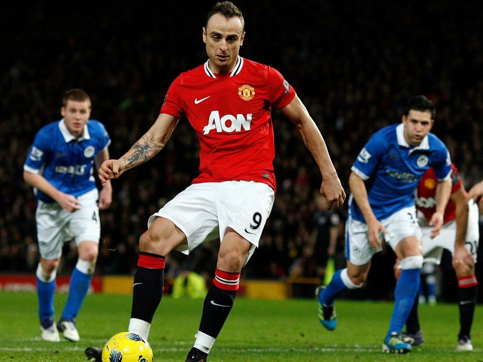 Công Vinh lên tiếng vụ mời Berbatov về đá V-League