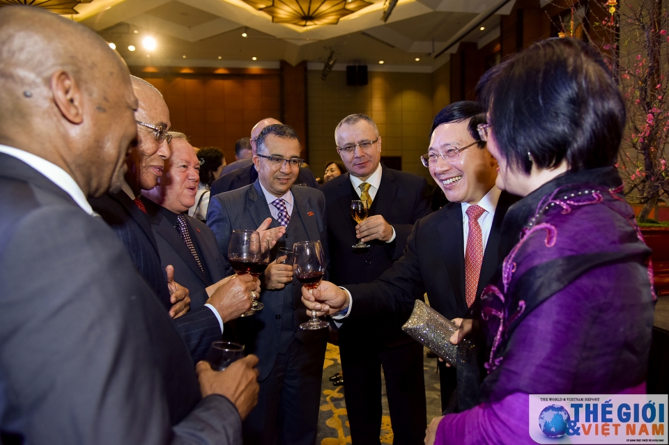 Thành công năm 2017 của Việt Nam có sự đồng hành của quốc tế thanh cong nam 2017 cua viet nam co su dong hanh cua quoc te