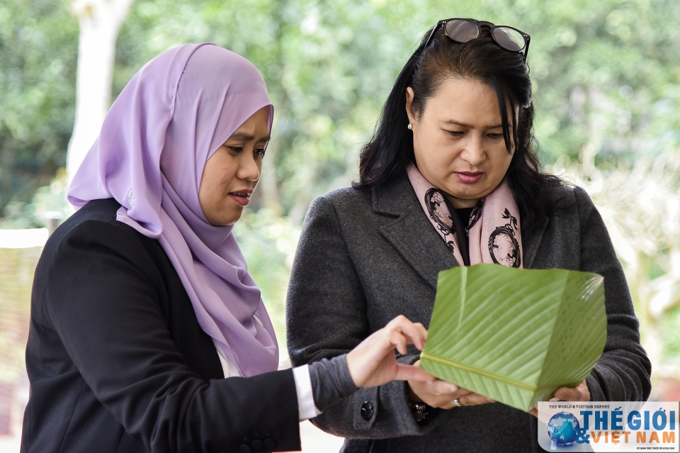 nhom awch trai nghiem lam banh chung