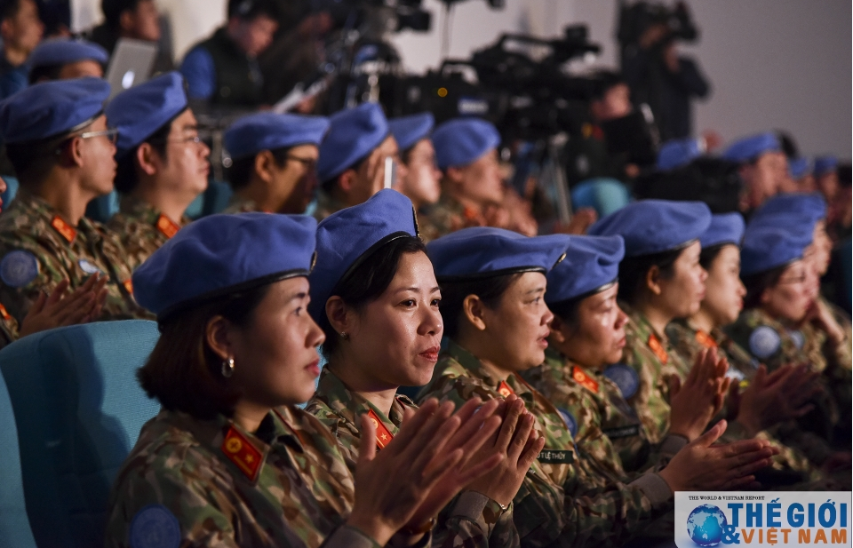 Giao lưu cùng "Những cánh chim hòa bình"