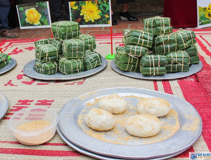cac nha ngoai giao hao hung trai nghiem goi banh chung cung nguoi dan ha noi