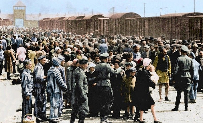 Ảnh màu hiếm lột tả sự tàn bạo trong trại tập trung của Đức Quốc xã anh mau hiem lot ta su tan bao trong trai tap trung cua duc quoc xa