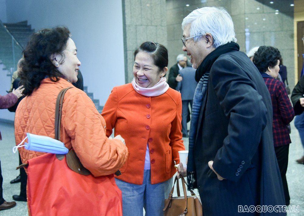 Phó Thủ tướng Phạm Bình Minh mừng thọ các cán bộ hưu trí Bộ Ngoại giao