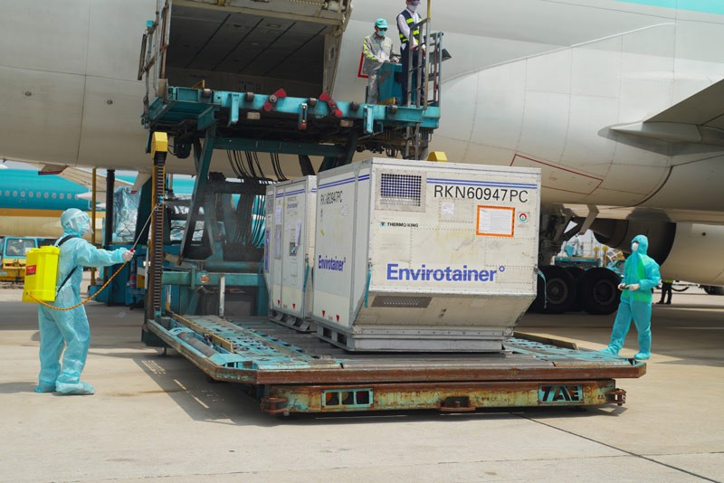 Chiến dịch tiêm chủng vaccine Covid-19: Hành trình đi tìm 'trái ngọt' Chiến dịch tiêm chủng vaccine Covid-19: Hành trình đi tìm 'trái ngọt'