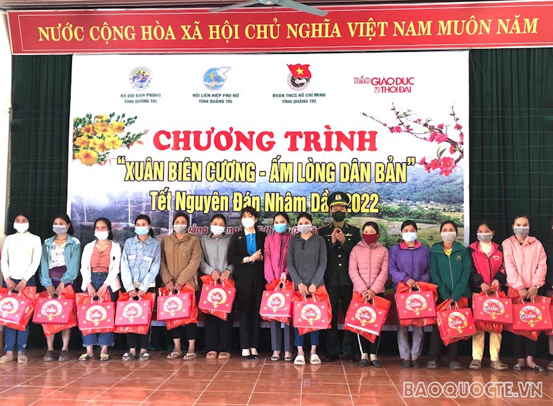 undefined Xuân biên cương - ấm lòng dân bản