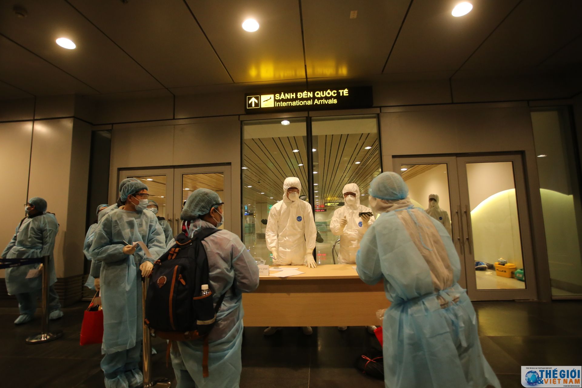 Người nhập cảnh tiêm đủ liều vắc xin chỉ cách ly tập trung 7 ngày Người nhập cảnh tiêm đủ liều vắc xin chỉ cách ly tập trung 7 ngày