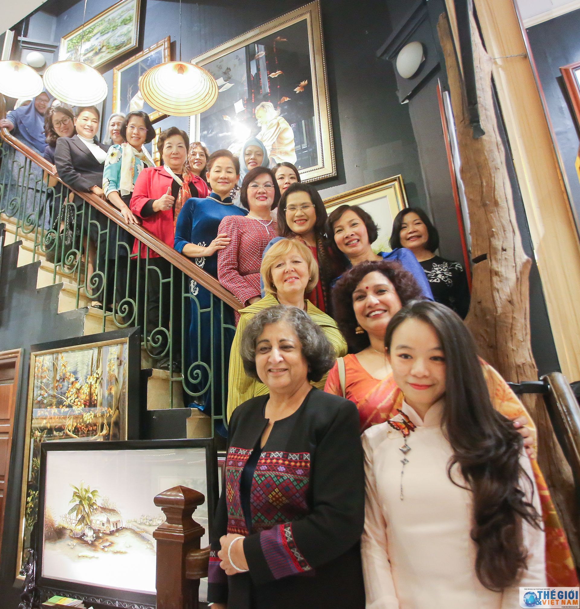 nhom awch gap mat dau xuan tro tai theu tay truyen thong