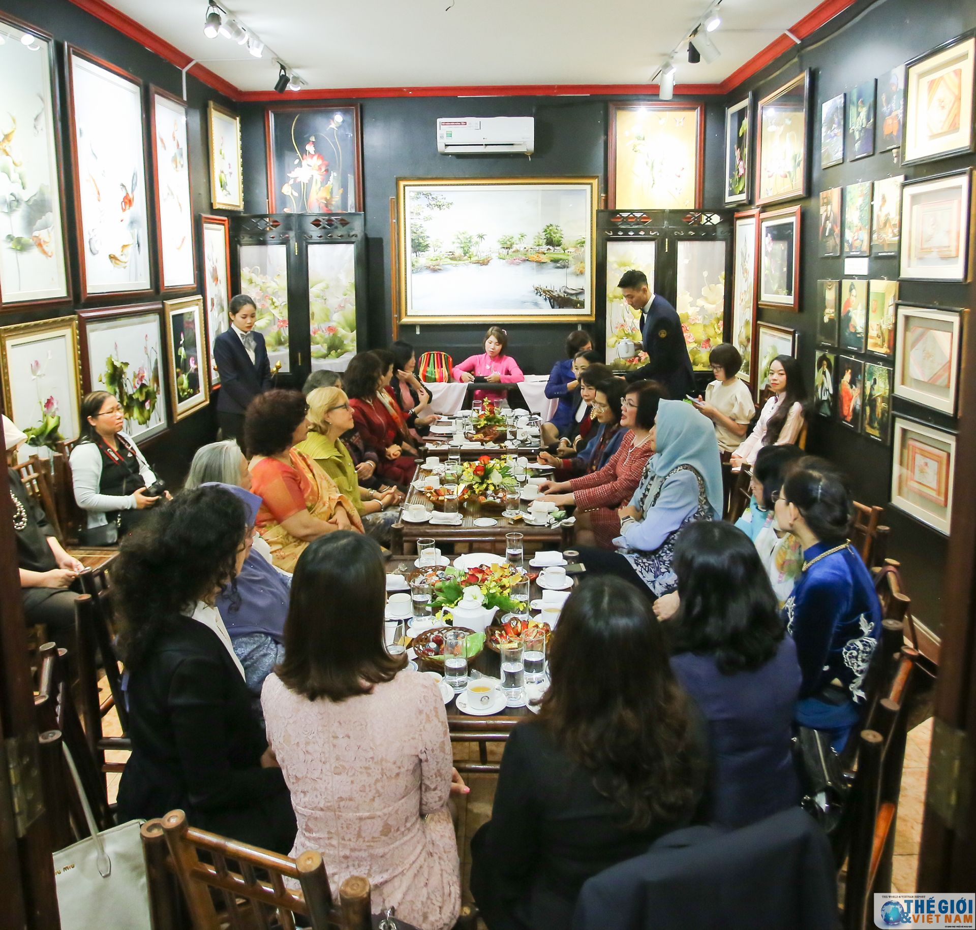 nhom awch gap mat dau xuan tro tai theu tay truyen thong