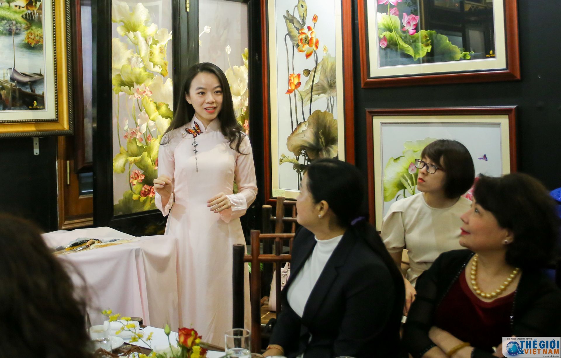 nhom awch gap mat dau xuan tro tai theu tay truyen thong