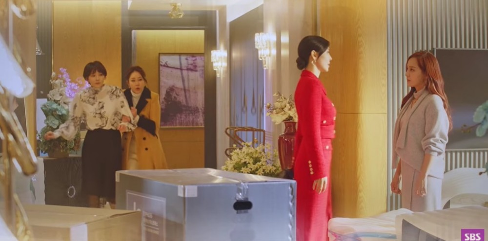 Bà cả Shim Su Ryeon bất ngờ trở lại trong phần 2 "Penthouse"? Bà cả Shim Su Ryeon bất ngờ trở lại trong phần 2 "Penthouse"?