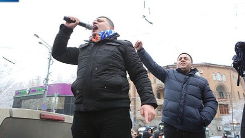 Hàng nghìn người biểu tình đòi Thủ tướng  Armenia  từ chức