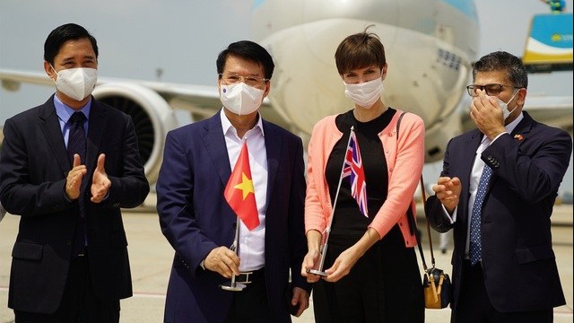 Ý nghĩa đặc biệt của lô vaccine Covid-19 đầu tiên về Việt Nam