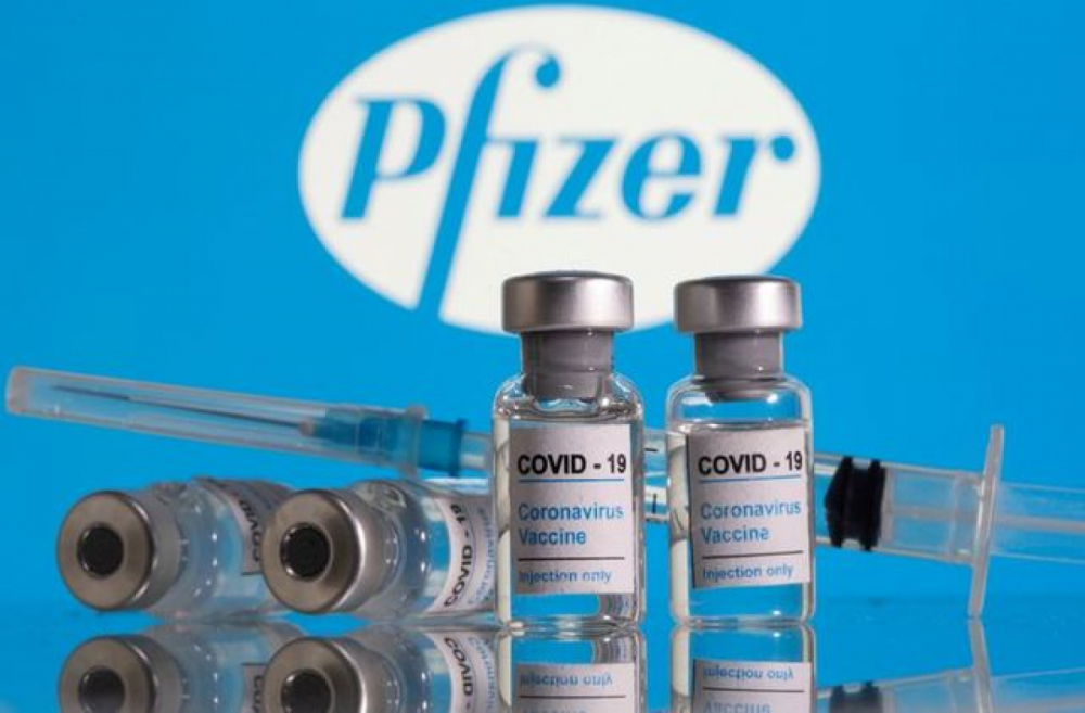 Hai liều vaccine Pfizer giảm 94% các ca mắc Covid-19 có triệu chứng ở tất cả các nhóm tuổi và các ca có triệu chứng nghiêm trọng. Ảnh minh họa: Reuters Hai liều vaccine Pfizer giảm 94% các ca mắc Covid-19 có triệu chứng ở tất cả các nhóm tuổi và các ca có triệu chứng nghiêm trọng. Ảnh minh họa: Reuters