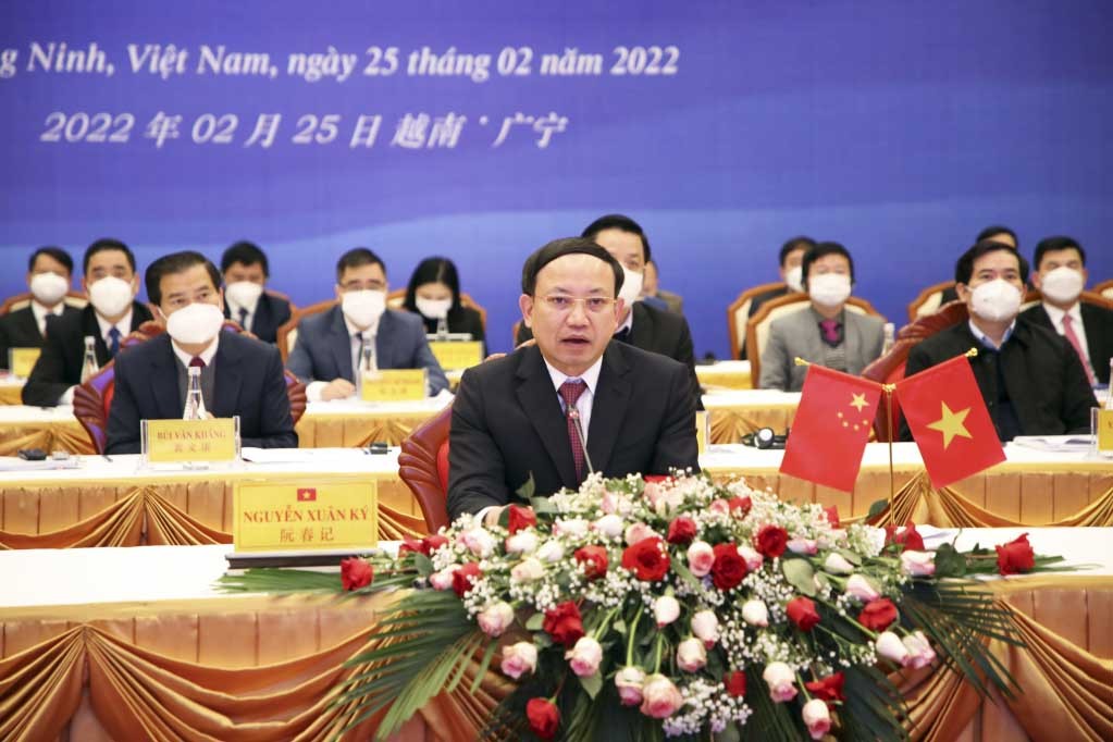 Đồng chí Nguyễn Xuân Ký, Ủy viên Trung ương Đảng, Bí thư Tỉnh ủy, Chủ tịch HĐND tỉnh, phát biểu tại hội nghị. (Nguồn: Báo Quảng Ninh) Đồng chí Nguyễn Xuân Ký, Ủy viên Trung ương Đảng, Bí thư Tỉnh ủy, Chủ tịch HĐND tỉnh, phát biểu tại hội nghị. (Nguồn: Báo Quảng Ninh)