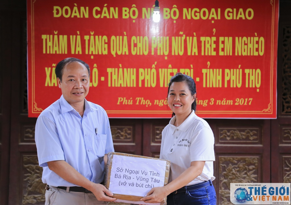 doan nu cong bo ngoai giao vieng vua hung lam tu thien o viet tri