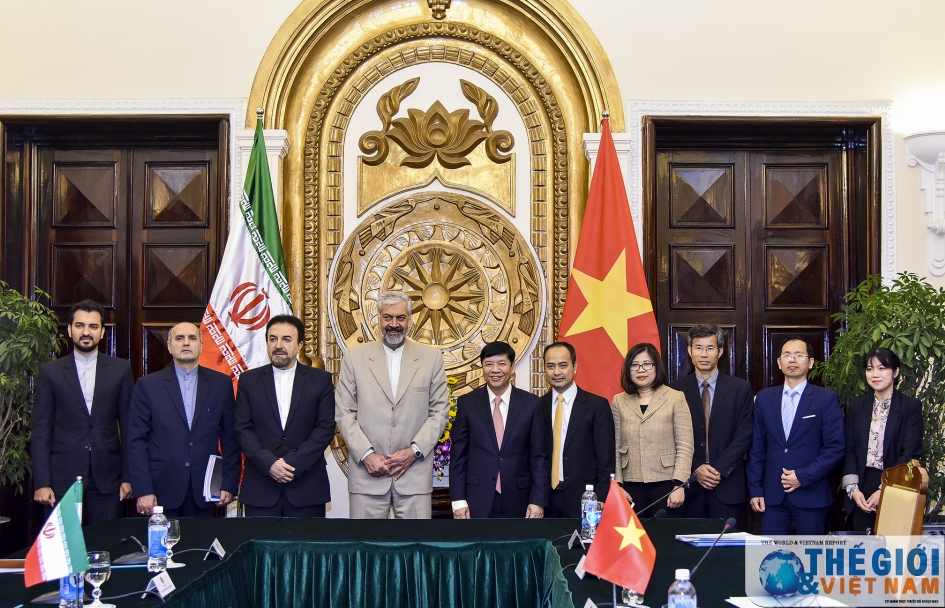 Thứ trưởng Ngoại giao Nguyễn Quốc Cường hội đàm với Người đồng cấp Iran