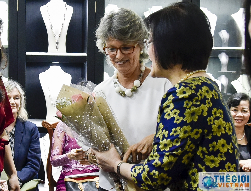 nhom awch gap mat nhan dip ngay quoc te phu nu