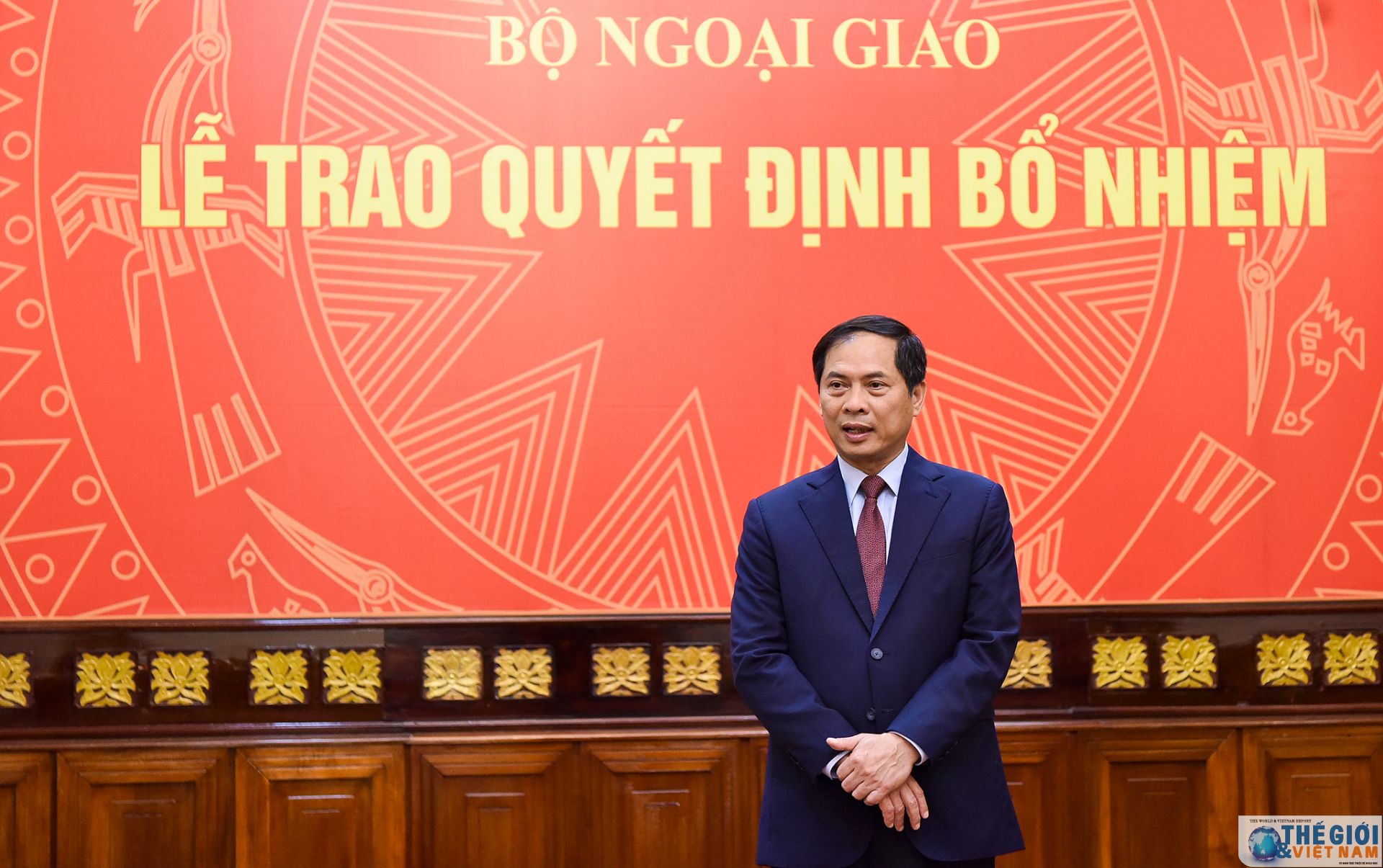 Thứ trưởng Thường trực Bùi Thanh Sơn trao quyết định điều động, bổ nhiệm cán bộ cấp Vụ thu truong thuong truc bui thanh son trao quyet dinh dieu dong bo nhiem can bo cap vu