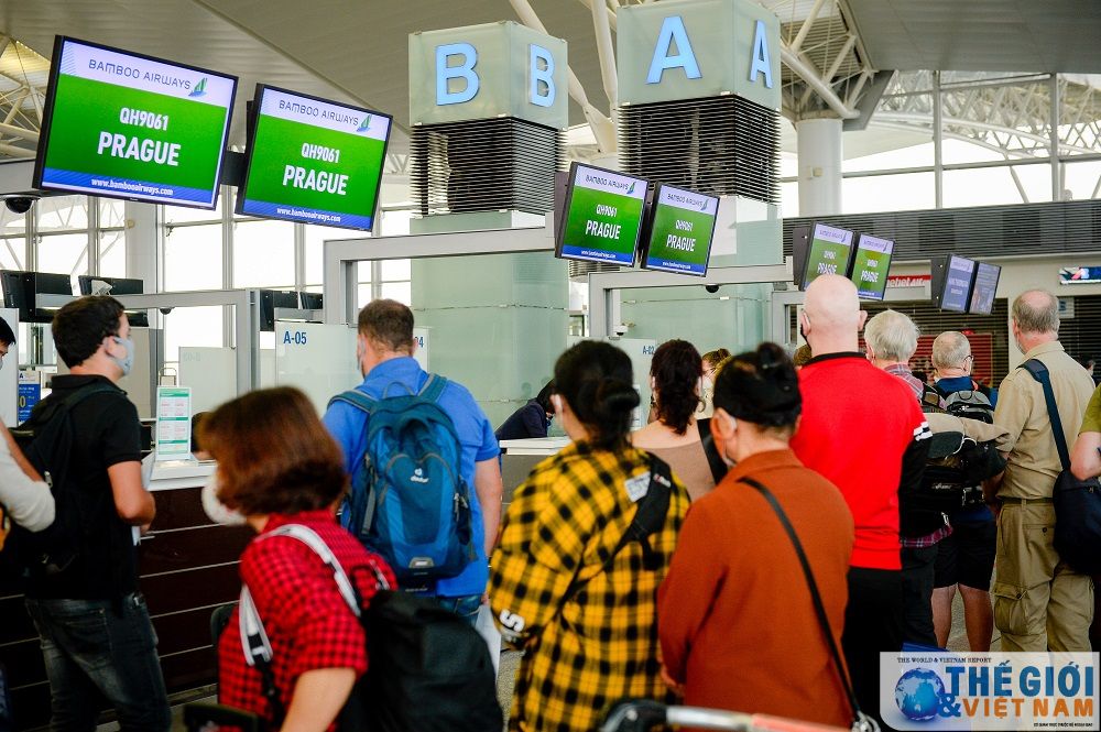 Cận cảnh chuyến bay đặc biệt đưa công dân CH. Czech và châu Âu hồi hương giữa đại dịch Covid-19